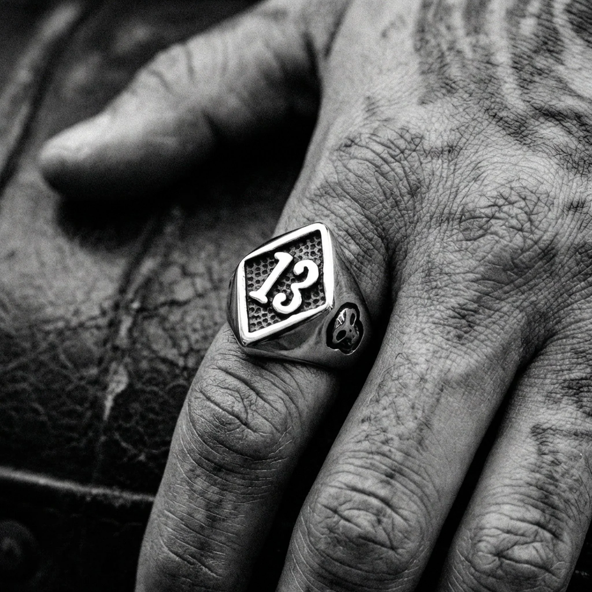LUCKY LUC. - Image 4